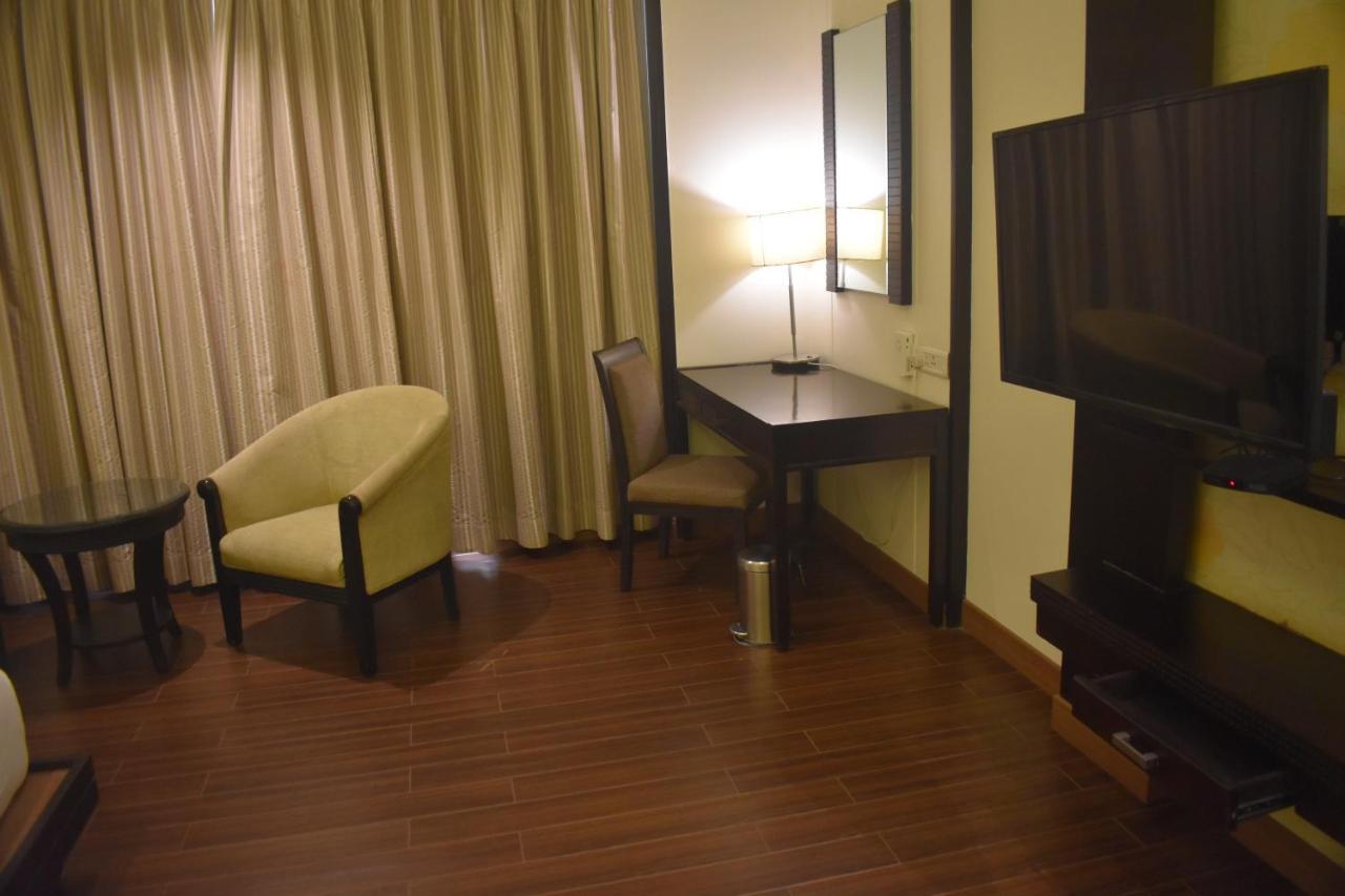 Royal Orchid Central, Shimoga Extérieur photo